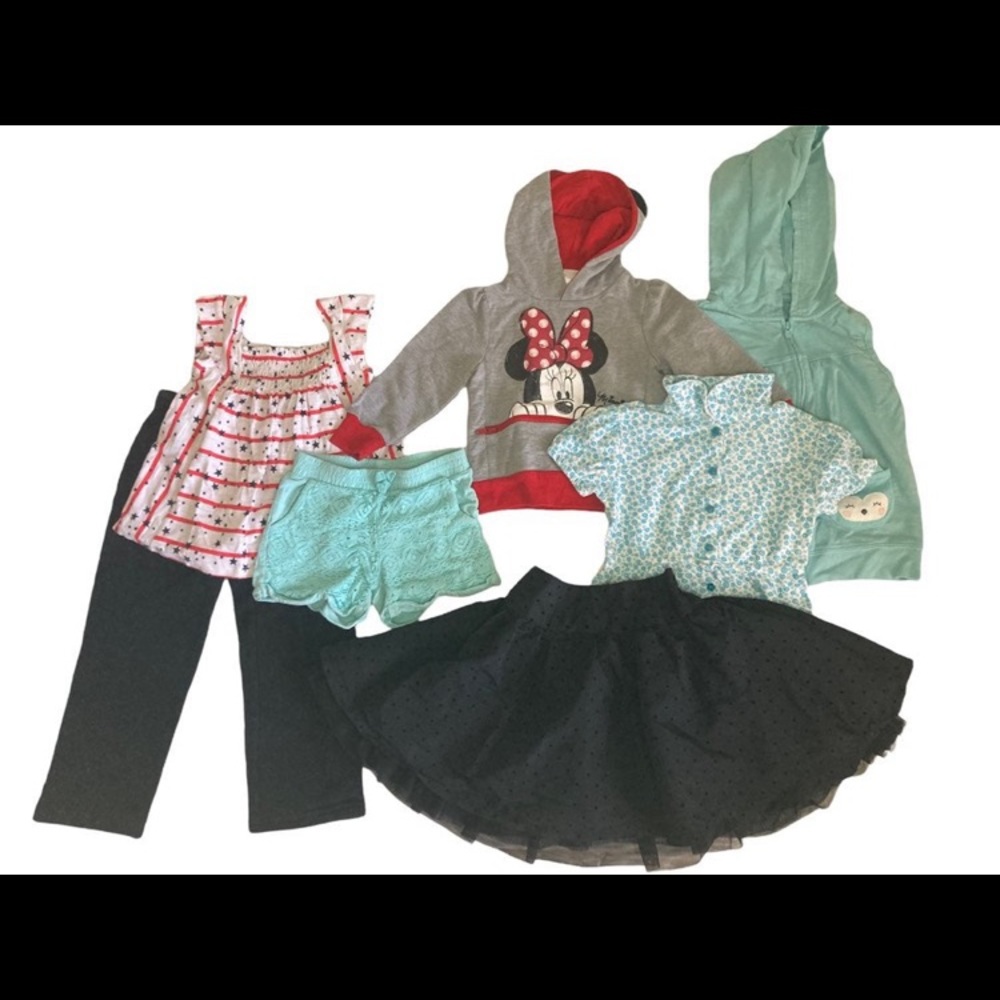 Sizes 3T, 4T, 5T lot of girls clothes